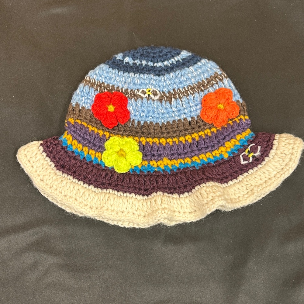 Young Adult/Teen/Adult Colorful Knit Hat new handmade excellent condition